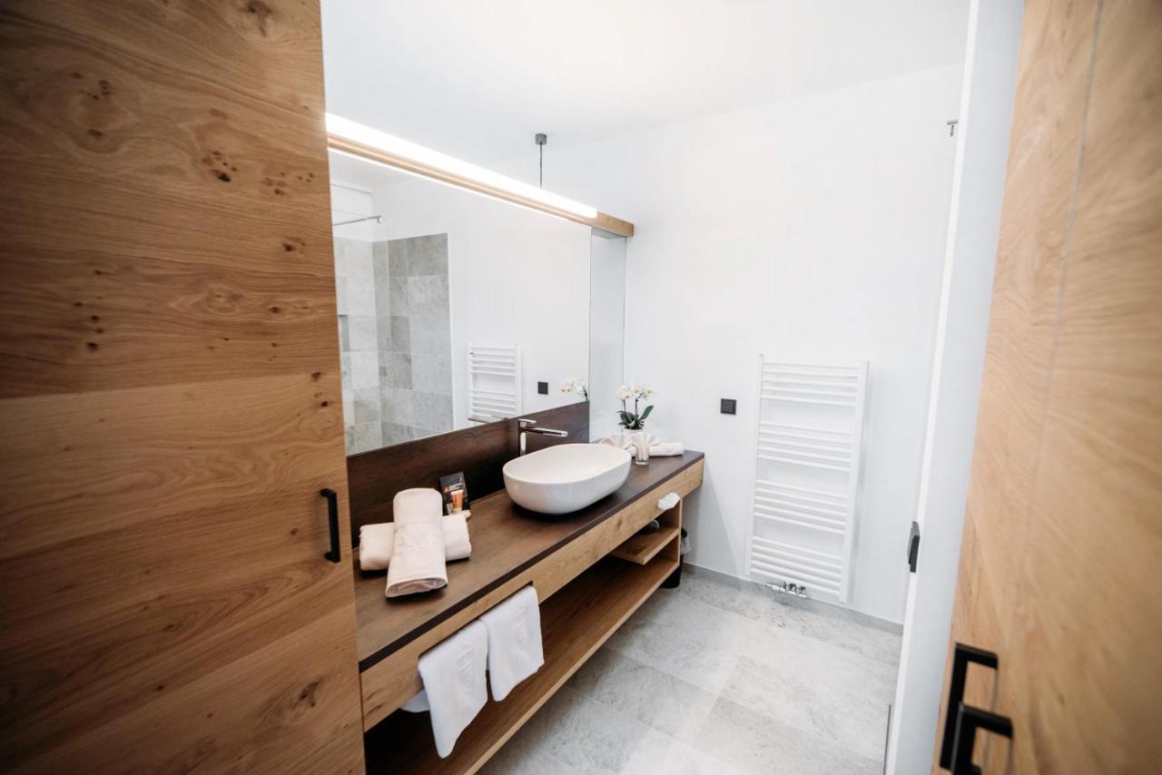 Hotel Am Hang ソプラボルツァーノ エクステリア 写真