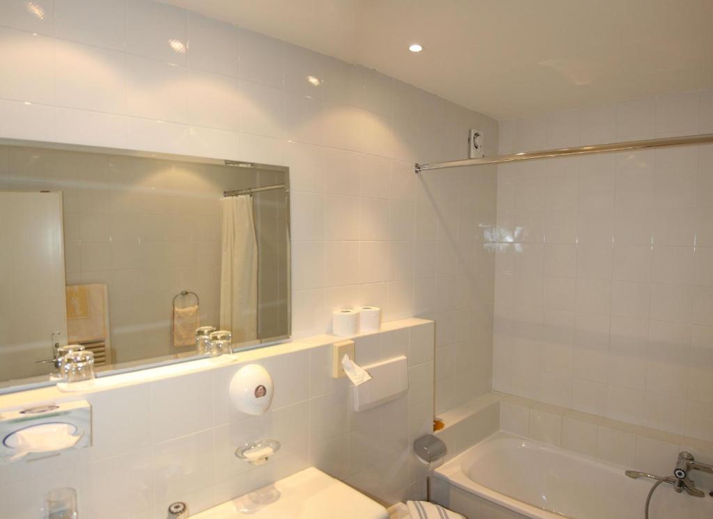 Hotel Am Hang ソプラボルツァーノ 部屋 写真