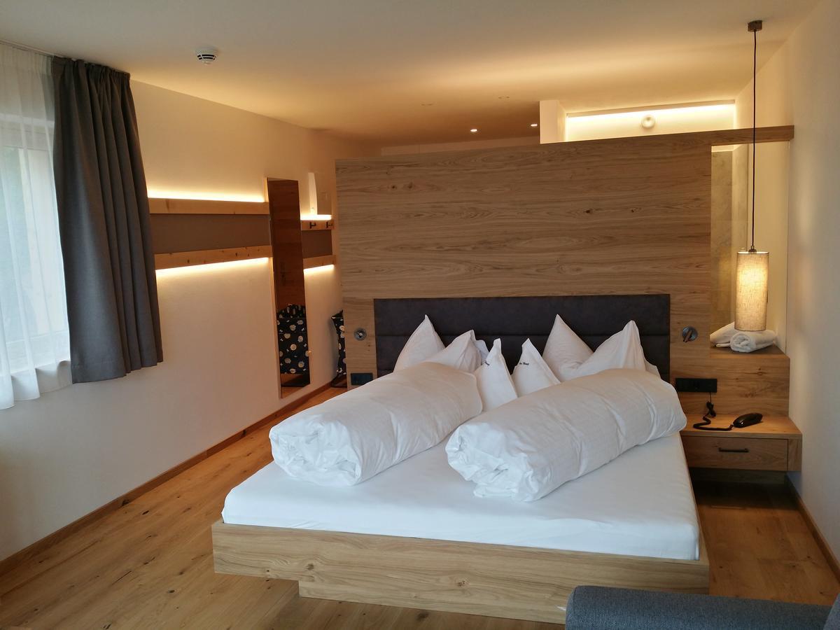 Hotel Am Hang ソプラボルツァーノ エクステリア 写真